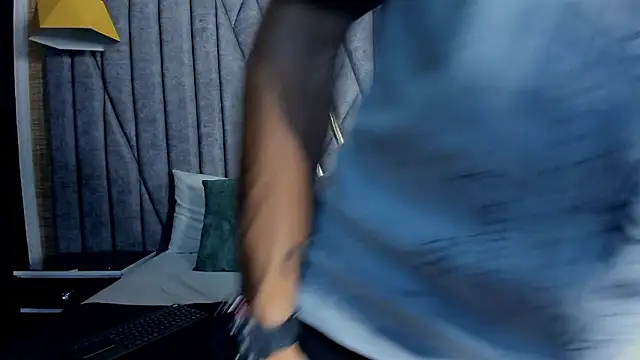 Snapshot of DanteLuxx chatting on March 2026 02:39:02 AM DanteLuxx online show from March 2026 02:39:02 AM