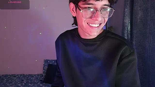 Snapshot of noah_millerx chatting on March 2026 05:08:02 AM noah millerx online show from March 2026 05:08:02 AM