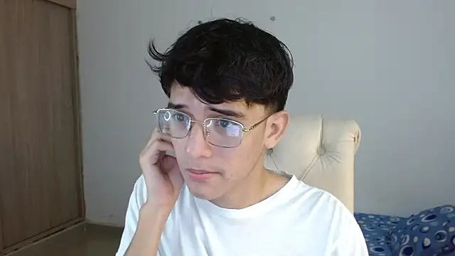 Snapshot of noah_millerx chatting on June 2026 08:02:01 PM noah millerx online show from June 2026 08:02:01 PM