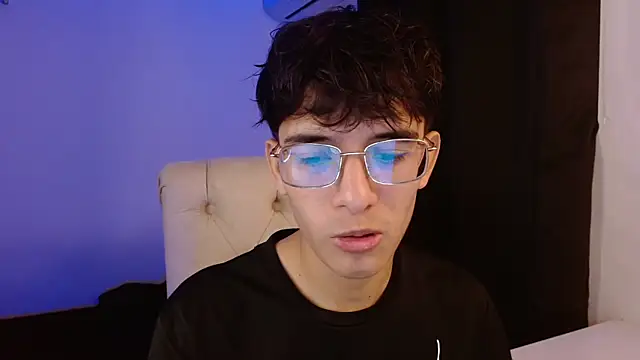 Snapshot of noah_millerx chatting on July 2026 07:19:02 PM noah millerx online show from July 2026 07:19:02 PM