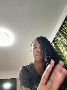 Snapshot of tinkyybae chatting on February 2026 07:31:01 AM tinkyybae online show from February 2026 07:31:01 AM