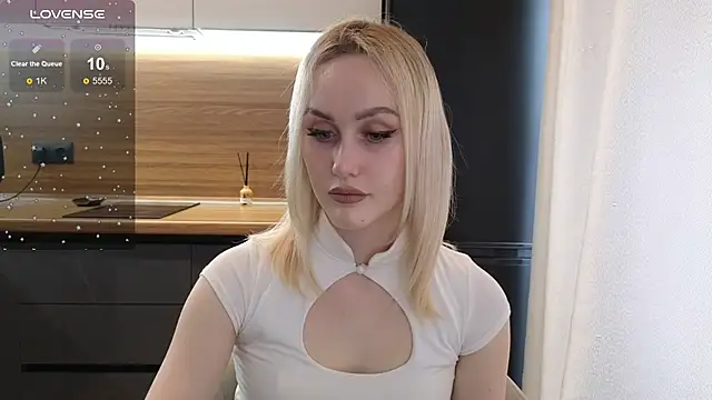 Snapshot of Bella_Villen chatting on June 2026 10:50:01 AM Bella Villen online show from June 2026 10:50:01 AM