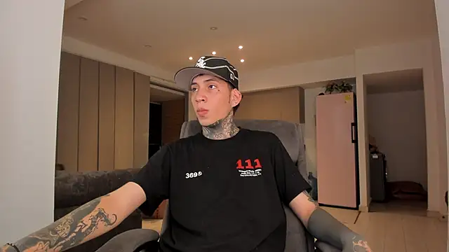 Snapshot of im_dantee chatting on February 2026 04:02:02 AM im dantee online show from February 2026 04:02:02 AM