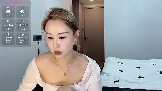 Snapshot of xiaolu-686 chatting on May 2026 03:17:01 PM xiaolu-686 online show from May 2026 03:17:01 PM