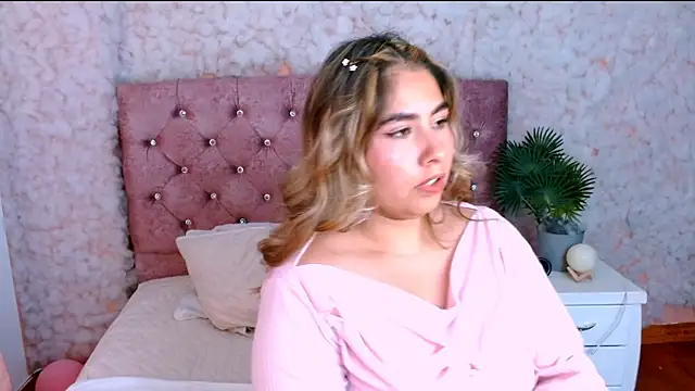 Sofiazaf  online show from March 2026 07:39:01 PM