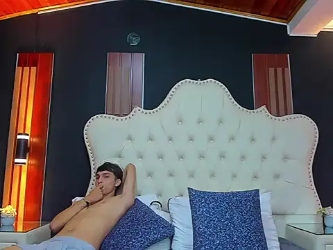 Snapshot of AnnyANDnoah chatting on February 2026 01:01:02 PM AnnyANDnoah online show from February 2026 01:01:02 PM