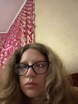 Snapshot of Luminosa chatting on March 2026 11:54:02 PM Luminosa online show from March 2026 11:54:02 PM