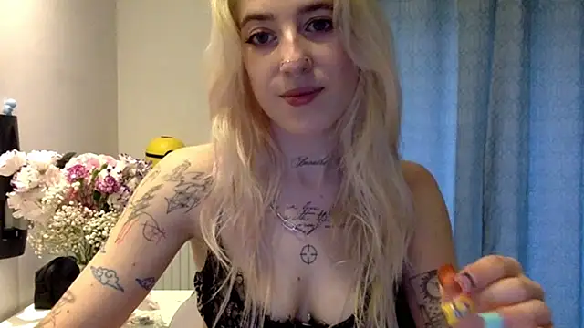 Snapshot of EmmyWet chatting on August 2026 04:28:01 PM EmmyWet online show from August 2026 04:28:01 PM