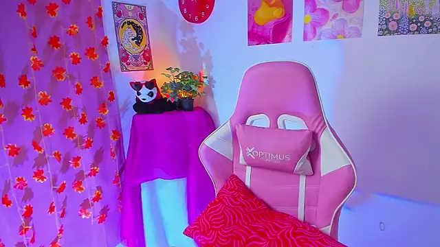 Madeline 21 online show from March 2026 05:12:01 AM