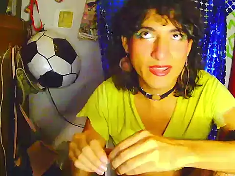 RAMONA TIJERAX online show from July 2026 10:05:01 PM