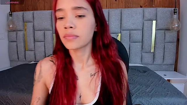 Snapshot of camilaa_smith_ chatting on March 2026 08:00:01 PM camilaa smith online show from March 2026 08:00:01 PM