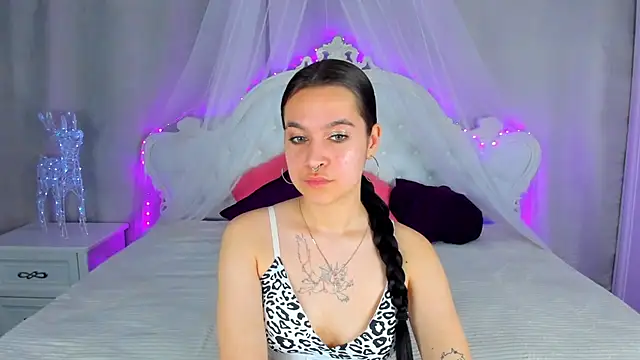 Snapshot of AishaTempt chatting on May 2026 08:54:01 AM AishaTempt online show from May 2026 08:54:01 AM