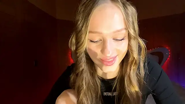 Anika Socutehe online show from April 2026 07:58:02 PM