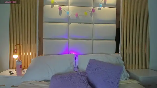 Megaan Rousee online show from April 2026 11:37:01 AM