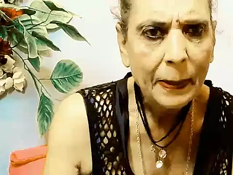 Snapshot of Hot_queen58 chatting on May 2026 07:35:02 AM Hot queen58 online show from May 2026 07:35:02 AM