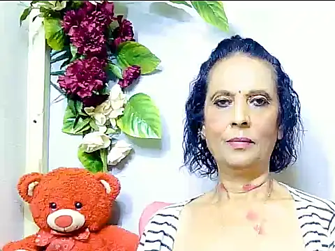 Hot queen58 online show from June 2026 06:07:02 PM