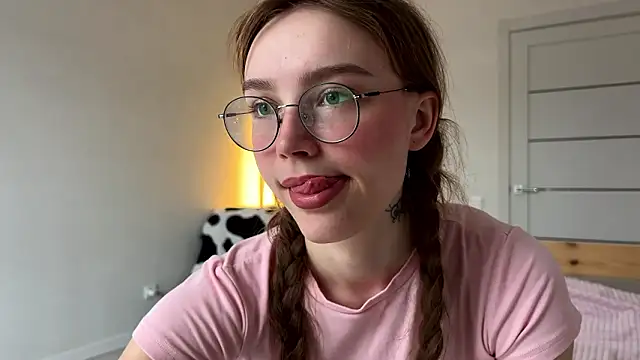 Lolatatee online show from March 2026 04:07:02 AM