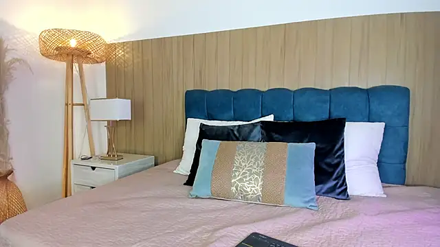 missprada  online show from April 2026 11:55:01 AM