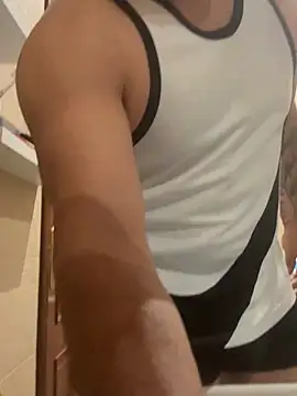 alexandeerr1986 online show from April 2026 06:02:01 PM