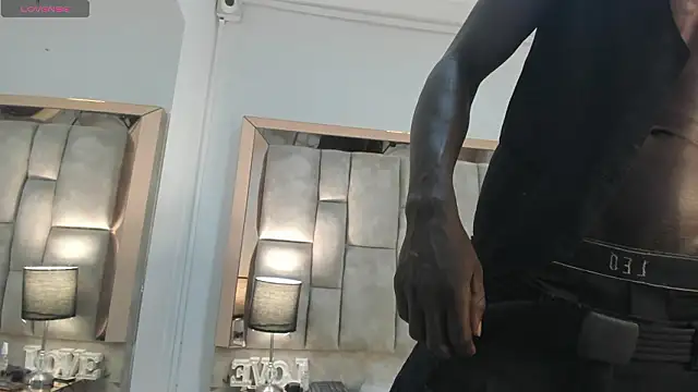 Titan Moreno  online show from March 2026 12:05:03 PM