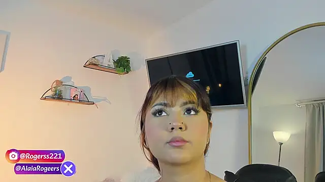 Snapshot of AlaiaRogers chatting on May 2026 10:44:01 AM AlaiaRogers online show from May 2026 10:44:01 AM