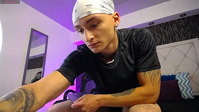 Snapshot of DIEGO_JONES chatting on March 2026 03:07:02 PM DIEGO JONES online show from March 2026 03:07:02 PM