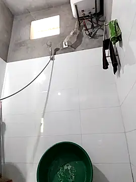 Lilinn  online show from April 2026 04:32:01 AM