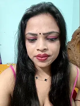Snapshot of Beauty-3 chatting on May 2026 10:29:01 PM Beauty-3 online show from May 2026 10:29:01 PM