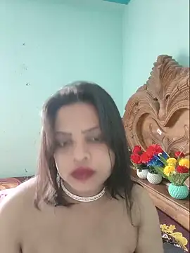 Snapshot of Beauty-3 chatting on May 2026 04:21:02 AM Beauty-3 online show from May 2026 04:21:02 AM