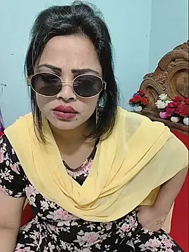 Snapshot of Beauty-3 chatting on June 2026 08:13:02 PM Beauty-3 online show from June 2026 08:13:02 PM