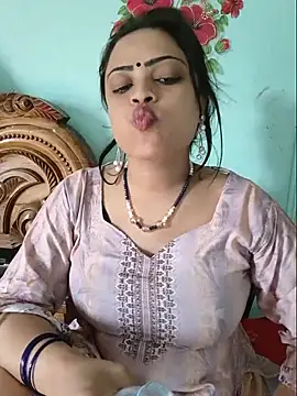 Snapshot of Beauty-3 chatting on July 2026 05:43:01 AM Beauty-3 online show from July 2026 05:43:01 AM