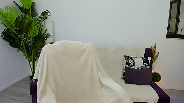 Snapshot of Karinna_Shine chatting on March 2026 04:24:01 PM Karinna Shine online show from March 2026 04:24:01 PM