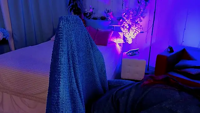 Snapshot of SauvageBirdy chatting on March 2026 08:48:01 PM SauvageBirdy online show from March 2026 08:48:01 PM