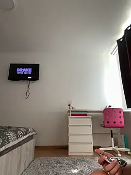 adellasweet online show from March 2026 12:19:01 PM