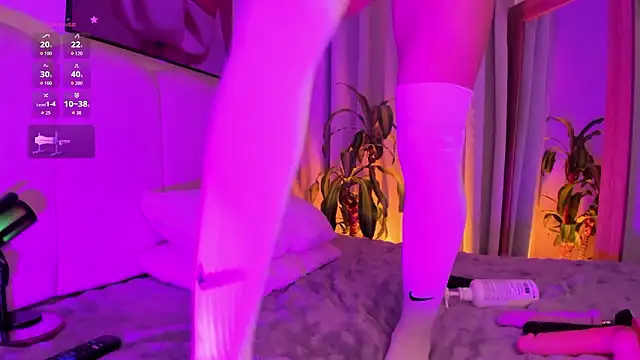 TaylerWhitelll online show from March 2026 06:21:01 PM