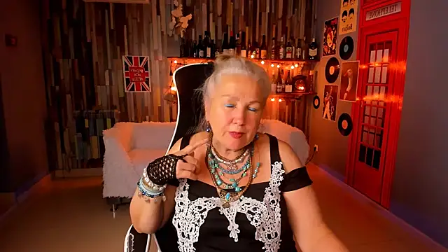 Snapshot of LilaMaharani chatting on June 2026 01:58:02 PM LilaMaharani online show from June 2026 01:58:02 PM