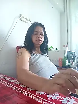 Snapshot of roxana_e43 chatting on June 2026 05:49:01 AM roxana e43 online show from June 2026 05:49:01 AM