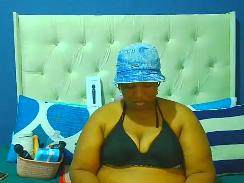 Snapshot of Cuddle_Zee chatting on March 2026 09:39:02 PM Cuddle Zee online show from March 2026 09:39:02 PM