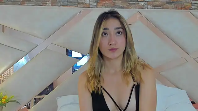 Snapshot of lucy_davies chatting on June 2026 11:34:01 AM lucy davies online show from June 2026 11:34:01 AM