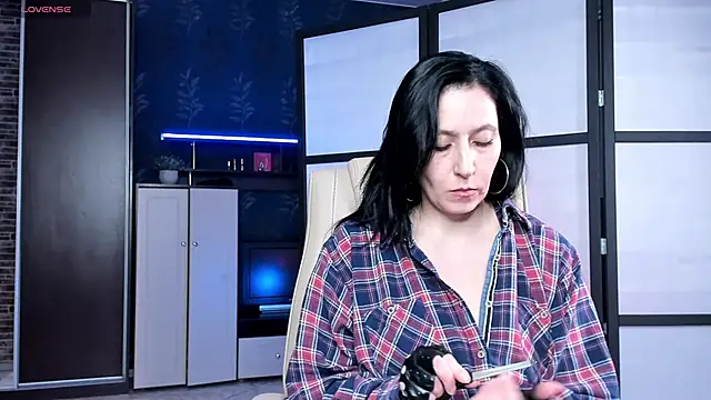 Lucky Milf online show from April 2026 03:42:02 PM