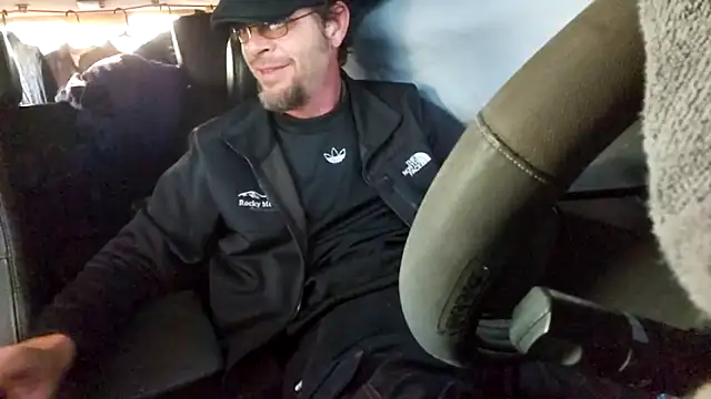 Snapshot of nineinchbronco chatting on March 2026 11:46:01 AM nineinchbronco online show from March 2026 11:46:01 AM