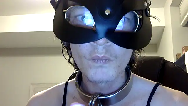 Snapshot of KinkyKittyBoy chatting on July 2026 07:49:01 AM KinkyKittyBoy online show from July 2026 07:49:01 AM