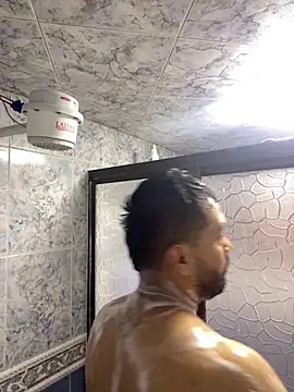 leonartho223 online show from March 2026 09:32:01 PM