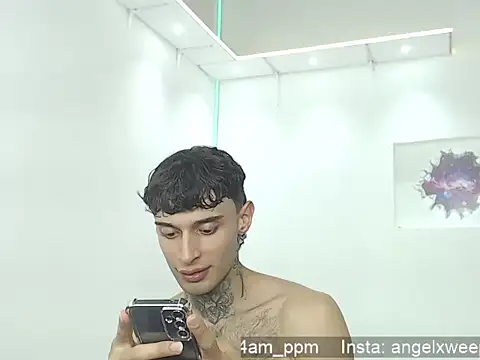 yourxcyberxangel online show from April 2026 08:36:01 PM