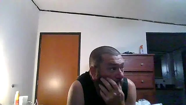 Snapshot of Beaededpainter chatting on July 2026 02:11:02 AM Beaededpainter online show from July 2026 02:11:02 AM