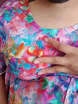 Snapshot of mitu_Queen chatting on March 2026 06:52:01 AM mitu Queen online show from March 2026 06:52:01 AM