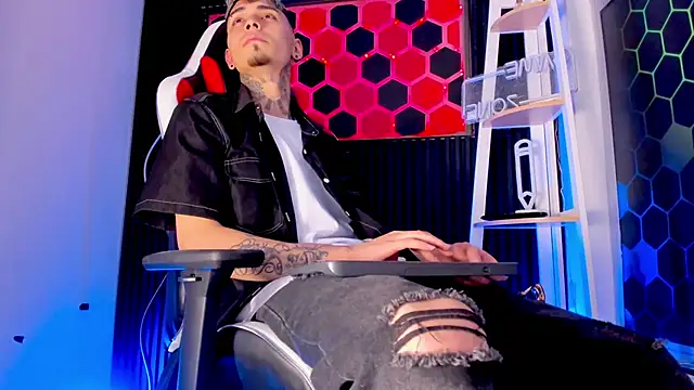 Max Hader  online show from March 2026 04:17:02 AM