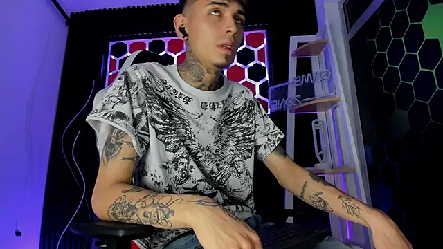 Max Hader  online show from April 2026 03:06:01 AM