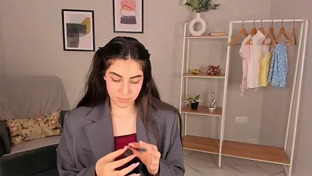 Heily Bennet online show from March 2026 01:17:02 PM