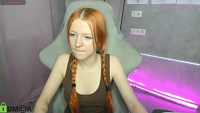Emma Dusk online show from April 2026 12:59:02 AM